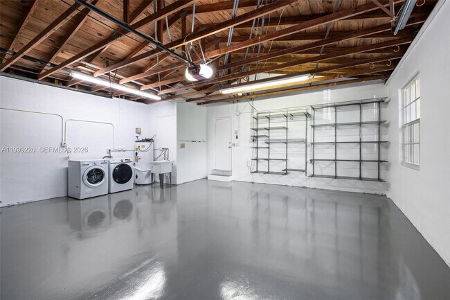 Building Photo - 11401 SW 72nd Pl