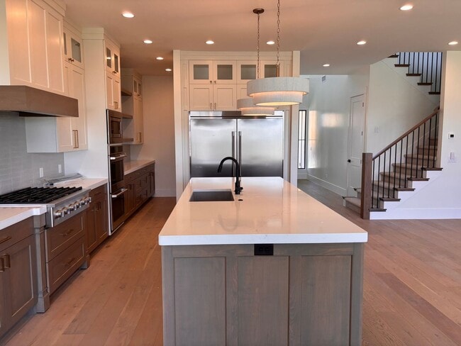Building Photo - BRAND NEW 5 bed | 3.5 bath | 3 car garage ...