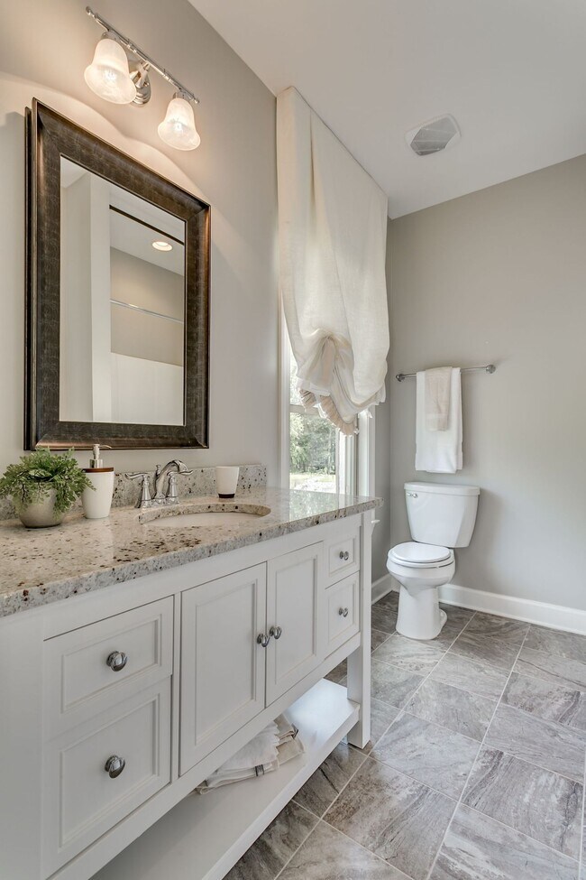 Building Photo - Pinnacle Park Townhomes -- Furnished, Utilities Included