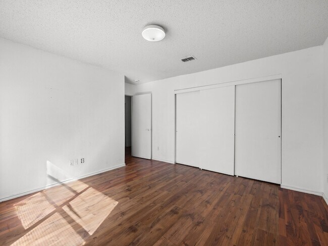 Building Photo - 1237 McCary St