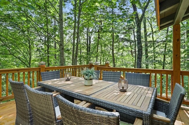 Building Photo - 166 Nantahala Pass Rd