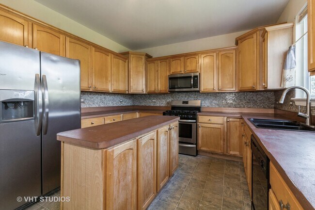 Building Photo - 544 Declaration Ln