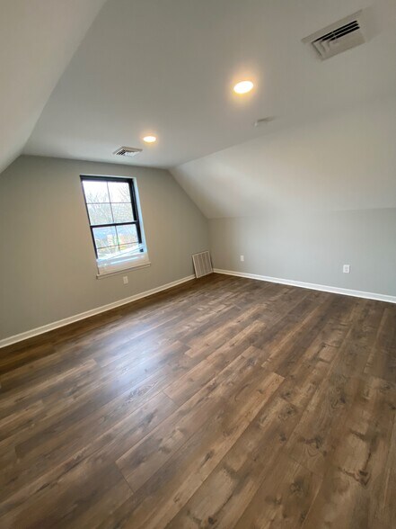 Bedroom 2 - 263 S York Rd