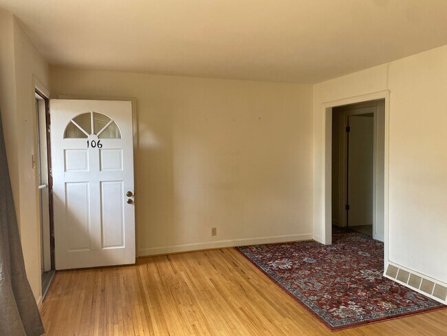 Building Photo - 106 Silver Bluff Rd