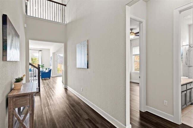 Building Photo - 132 Village Oak Dr