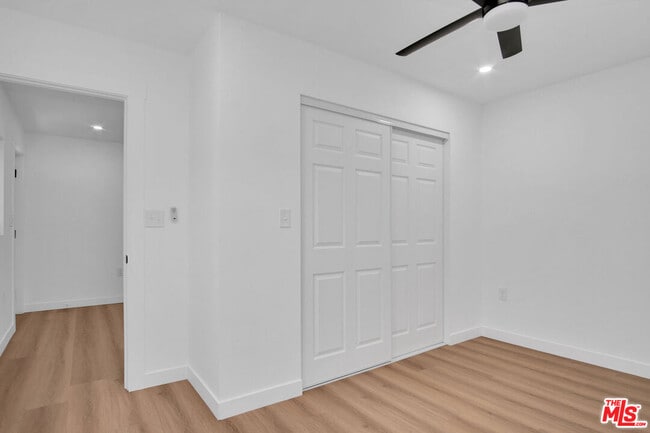 Building Photo - 677 E Kingsley Ave
