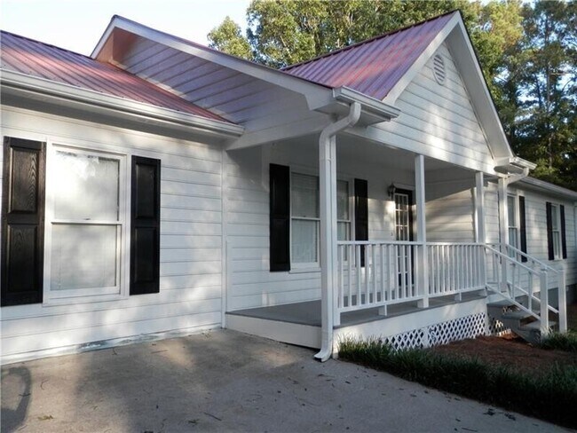 Building Photo - 13 Red Barn Rd