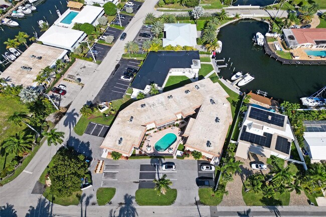 Building Photo - 2201 SE 9th St