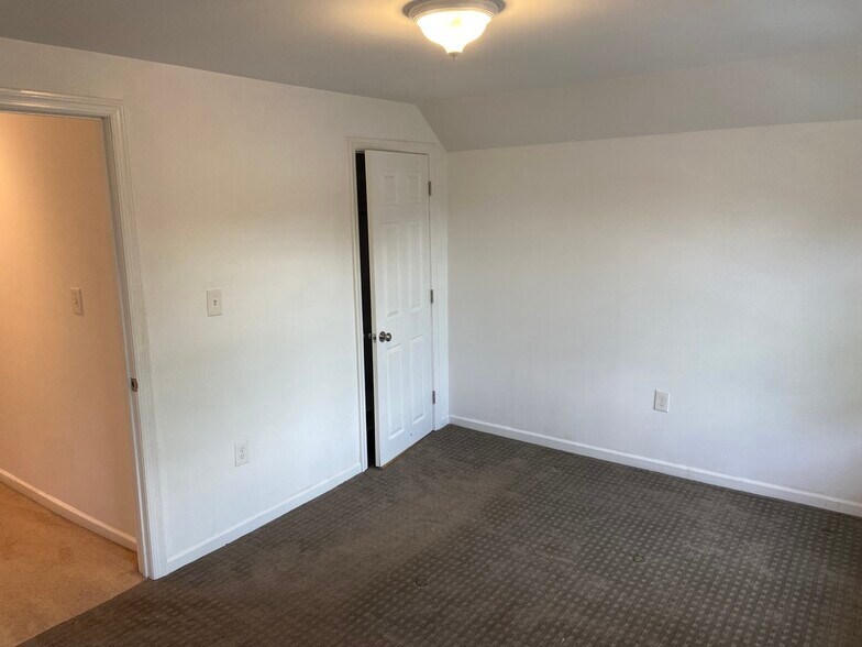 Bedroom 3 - 114 Morgan Ave