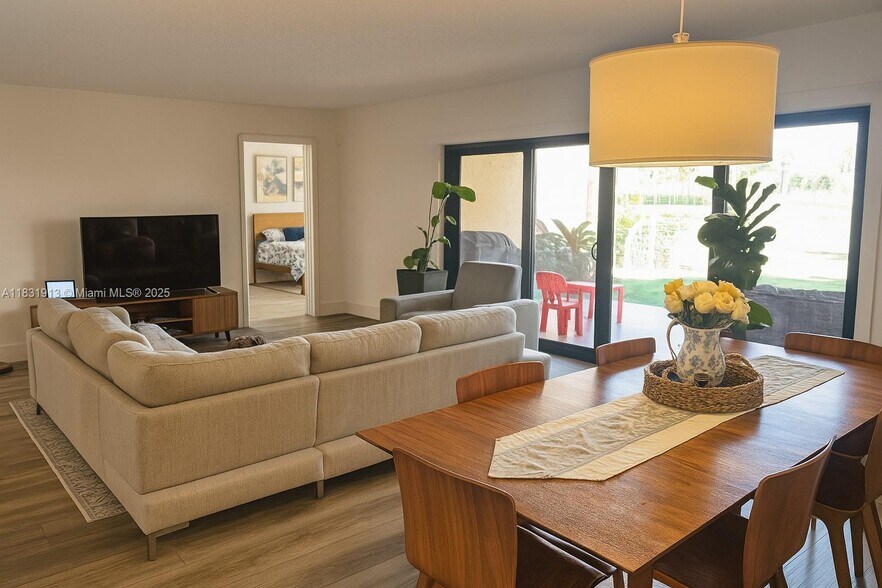 Building Photo - 7441 Bay Hill Dr