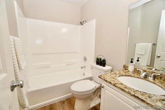 Building Photo - 7405 Charmant Dr