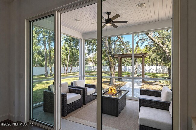 Building Photo - 5631 Heckscher Dr