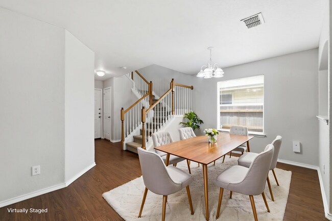 Building Photo - Spacious Two-Story Home in Prime Laurel Canyon Location