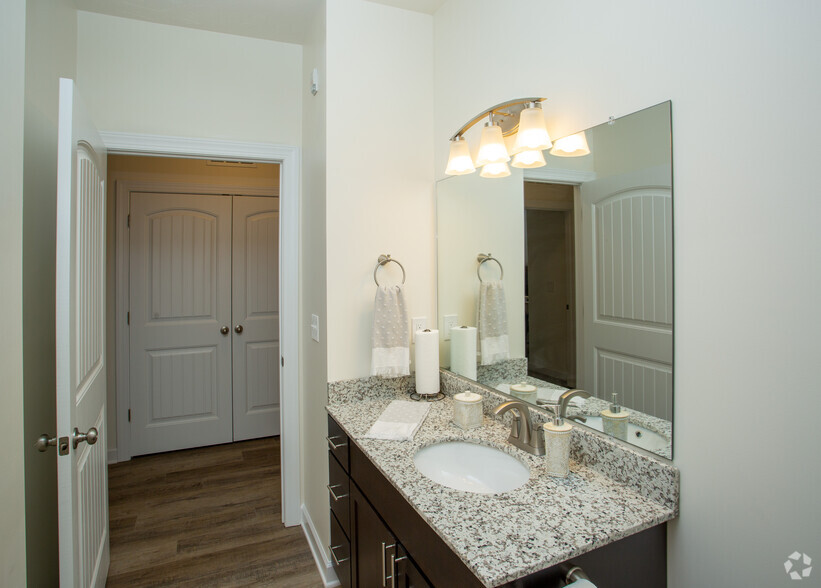 Master Bath - Wynfield Apartments