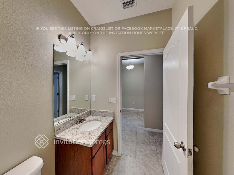 Building Photo - 11604 Warren Oaks Pl