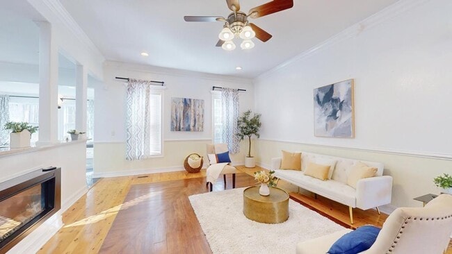 Building Photo - 100 Sweetbriar Lakes Dr