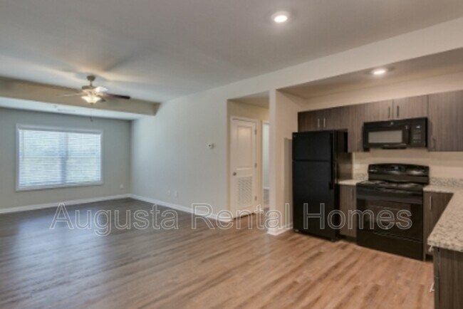 Building Photo - 2507 Otter Run