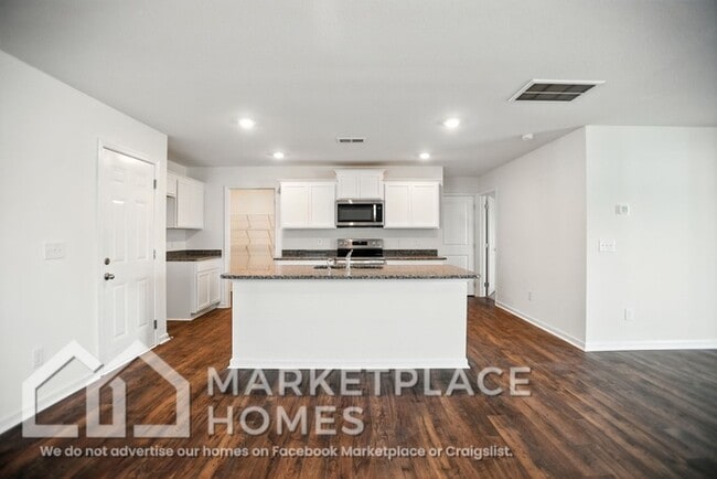 Building Photo - 341 Arrowhead Dr