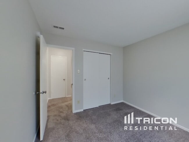 Building Photo - 2314 Collins Way