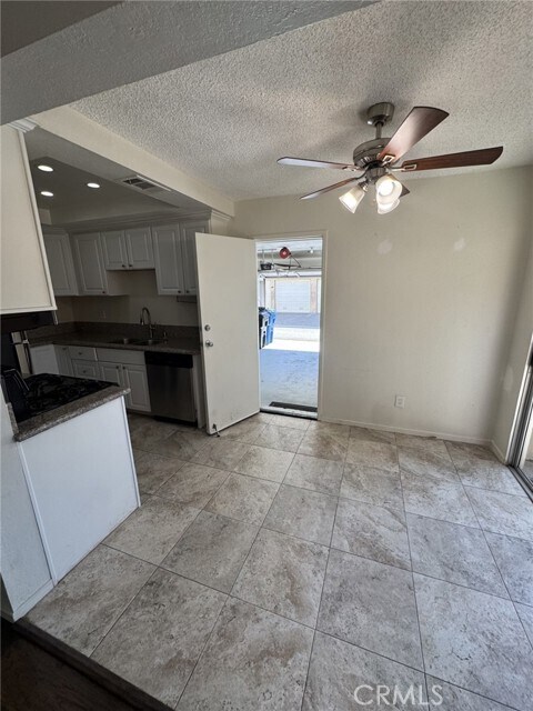 Building Photo - 16748 Cedarwood Cir