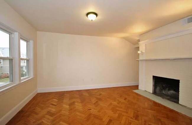 Building Photo - 345s