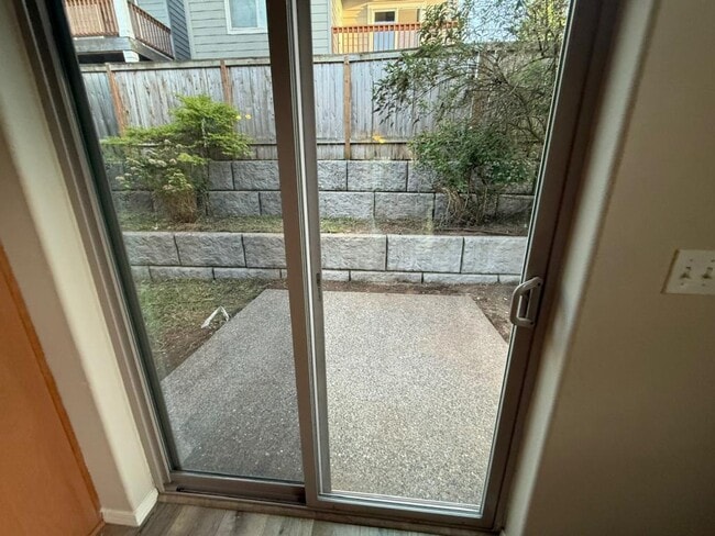 Building Photo - 13009 NE 25th St