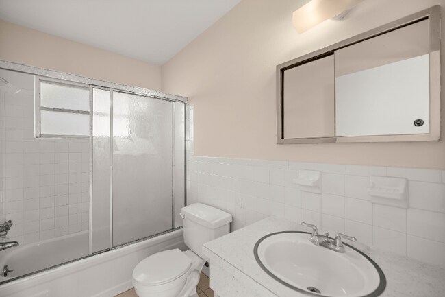 Building Photo - 88 S Adams St