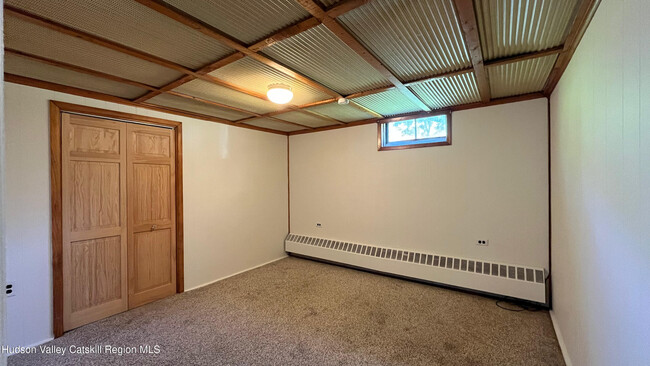 Building Photo - 12 Duzine Rd