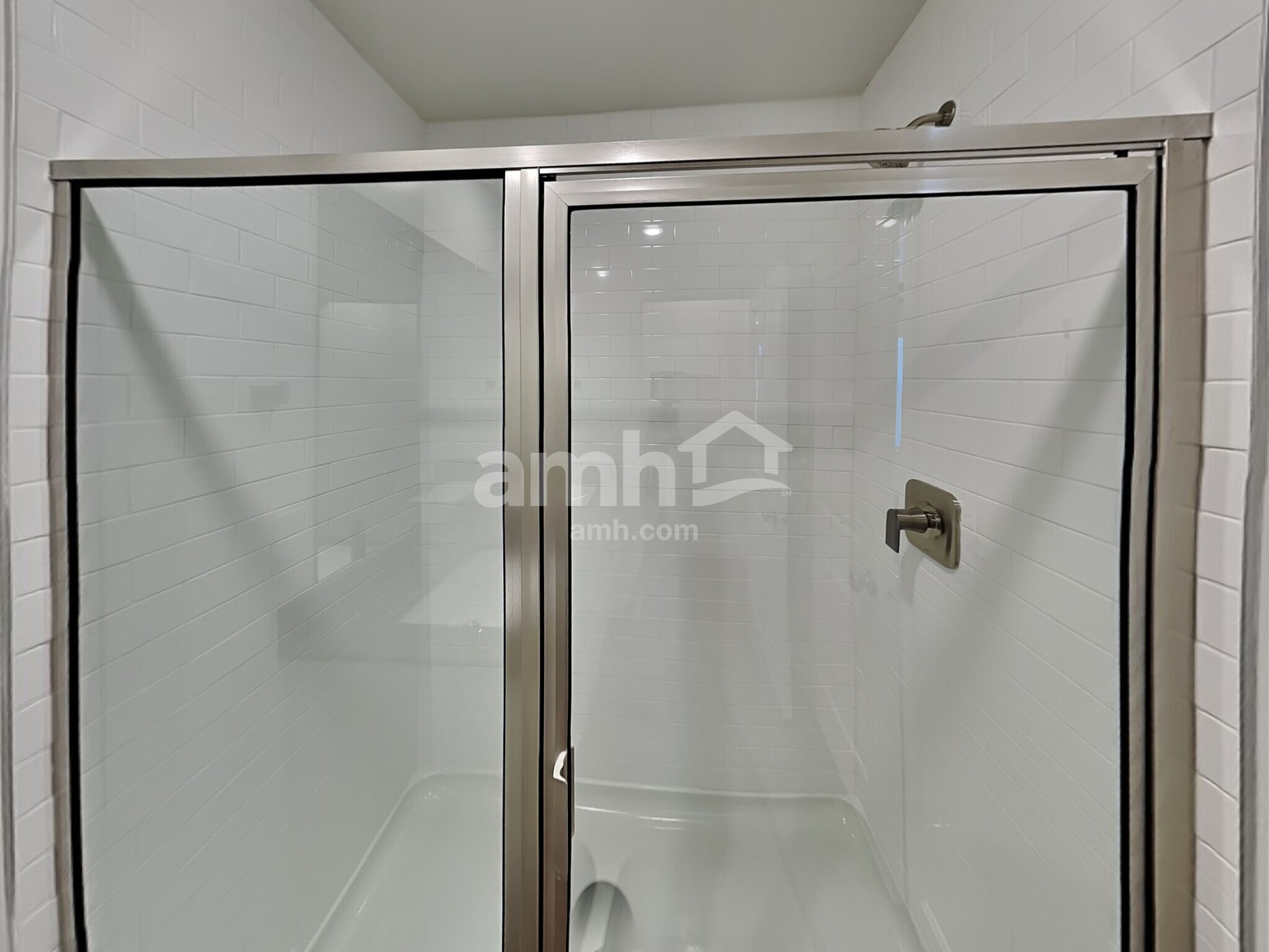 Building Photo - 11022 S Trocadero Ave