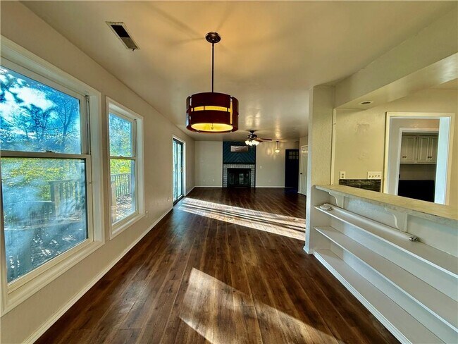 Building Photo - 26 Shakespeare Dr