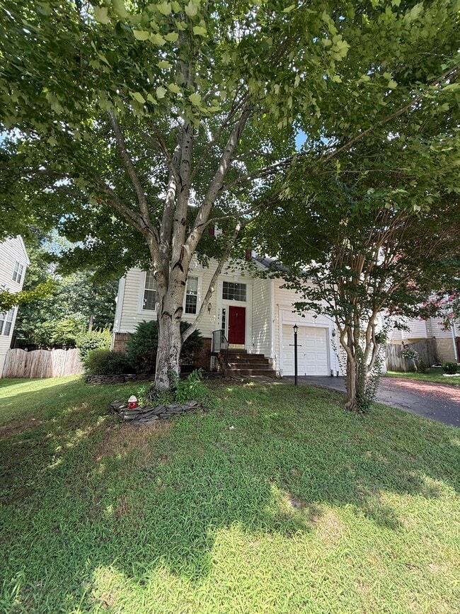 Building Photo - 5106 Higgins Dr