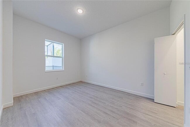 Building Photo - 400 Famagusta Dr