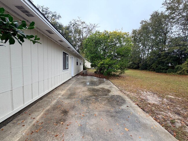 Building Photo - 3 Bedroom 2 Bath home in Valdosta