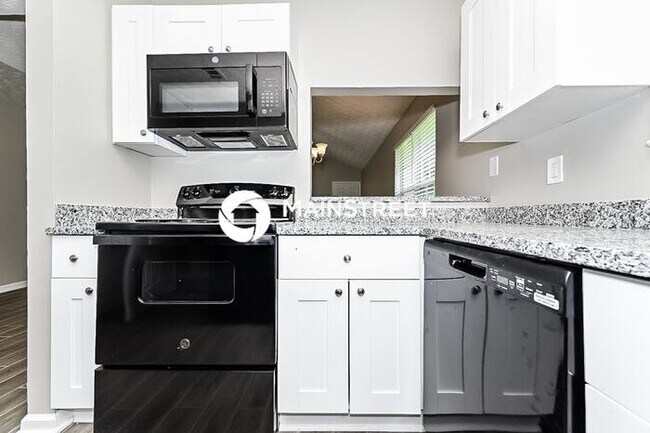 Building Photo - 3 Bedroom Pet-Friendly Home in Jonesboro, GA with Main Street Renewal