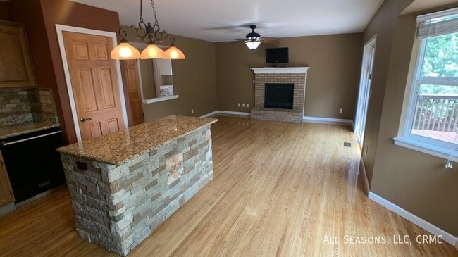 Building Photo - 5435 Lions Gate Lane