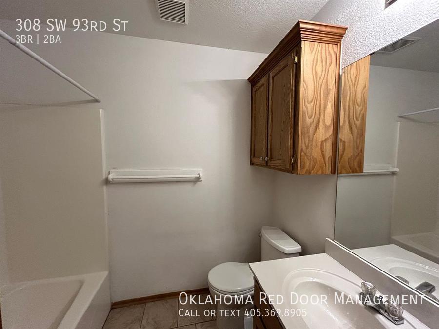 Building Photo - 308 SW 93rd St
