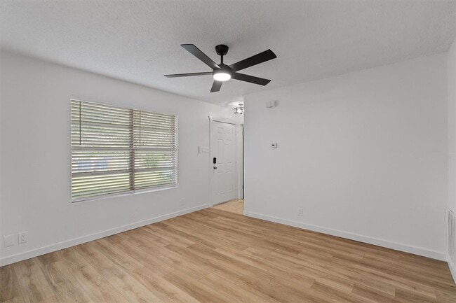 Building Photo - 5700 Cherry Park