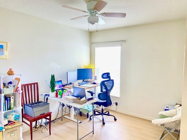 Building Photo - 22537 Roderick Dr