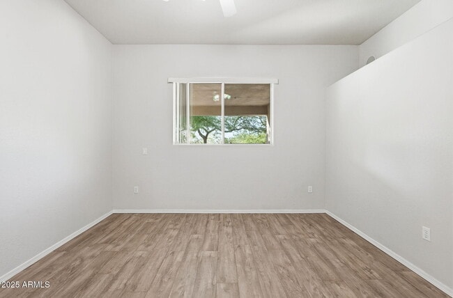 Building Photo - 1747 E Northern Ave