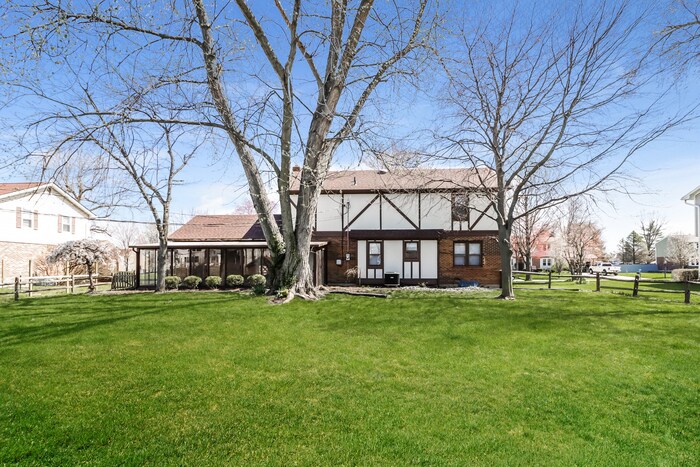 Building Photo - 3841 Hollybrook Dr