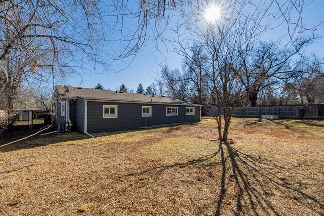 Building Photo - 565 Saulsbury St