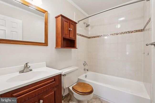 Building Photo - 1208 N Quantico St
