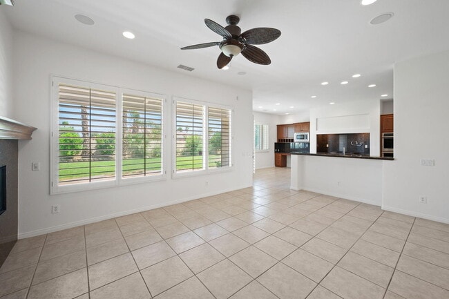 Building Photo - 124 Tesori Dr