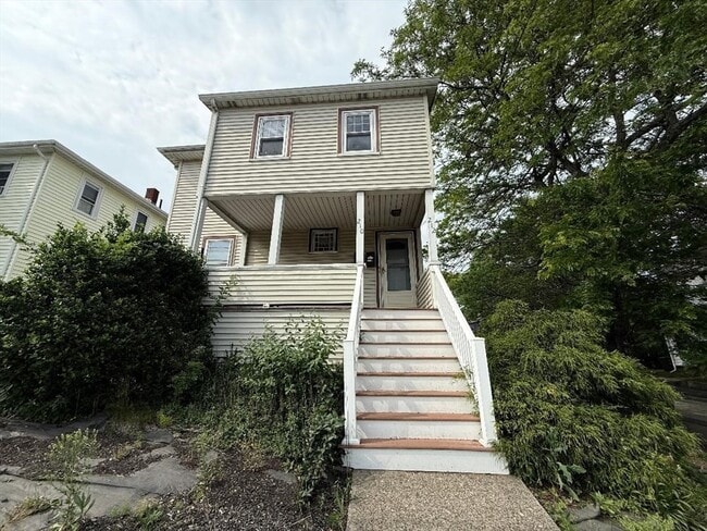 Primary Photo - 210 Quincy Ave