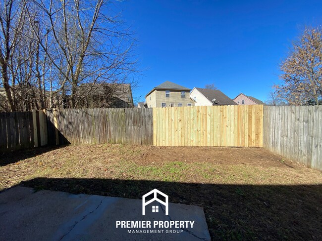 Building Photo - 4870 Royal Run Dr