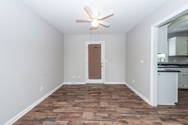 Building Photo - 176 Ponderosa Dr