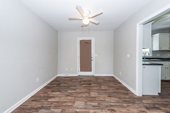 Building Photo - 4 Bedroom, 2.5 Bathroom Home in Tall Pines...