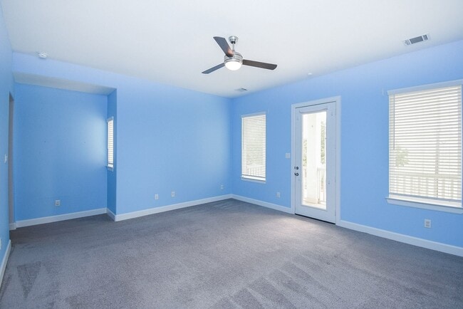 Building Photo - 1122 Live Oak St