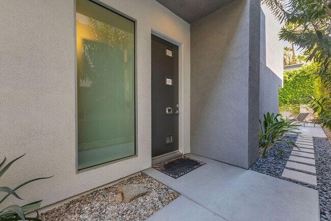 Building Photo - 350 Goleta Way