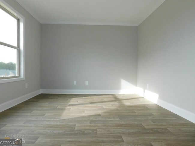Building Photo - 2214 Savannah Dr